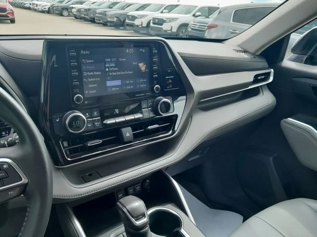 Used 2021  Toyota XLE image 19