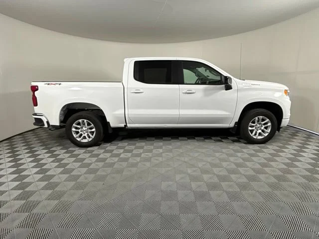 Used 2026 Summit White Chevrolet RST image 5