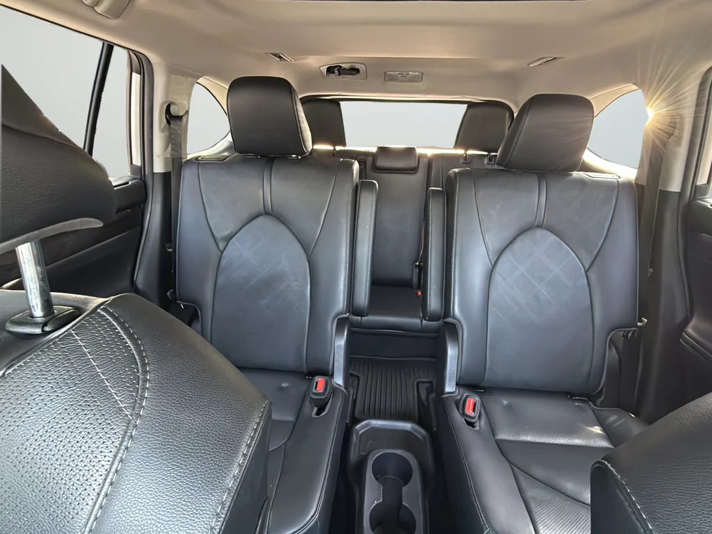 Used 2021 Silver Toyota Platinum image 29
