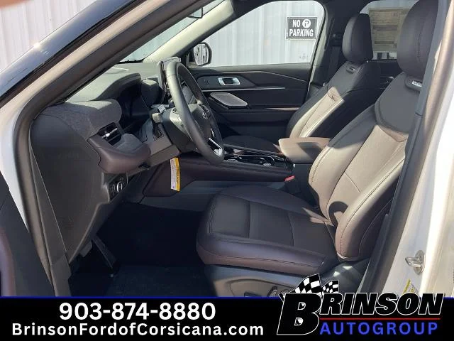New 2026 Star White Metallic Tri-Coat Ford Platinum™ image 33