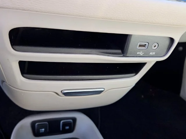 Used 2020 White Chrysler Limited image 27
