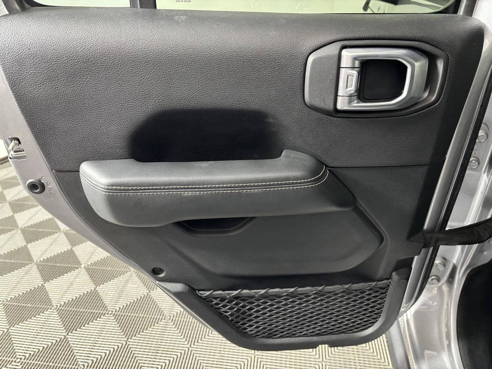 Used 2020 Billet Silver Metallic Jeep Sahara image 15
