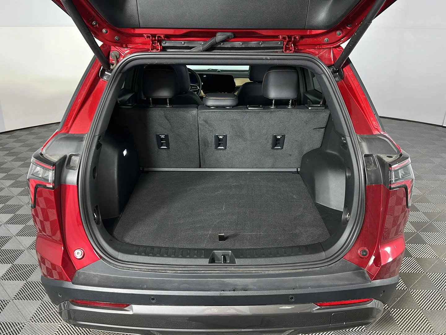 Used 2025 Radiant Red Tintcoat Chevrolet AWD ACTIV image 25