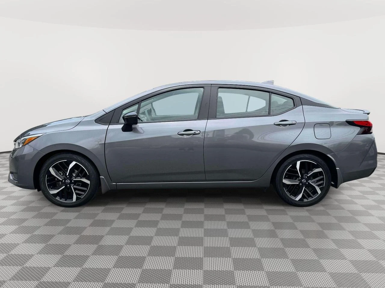 Used 2023 Gun Metallic Nissan 1.6 SR Xtronic CVT image 5