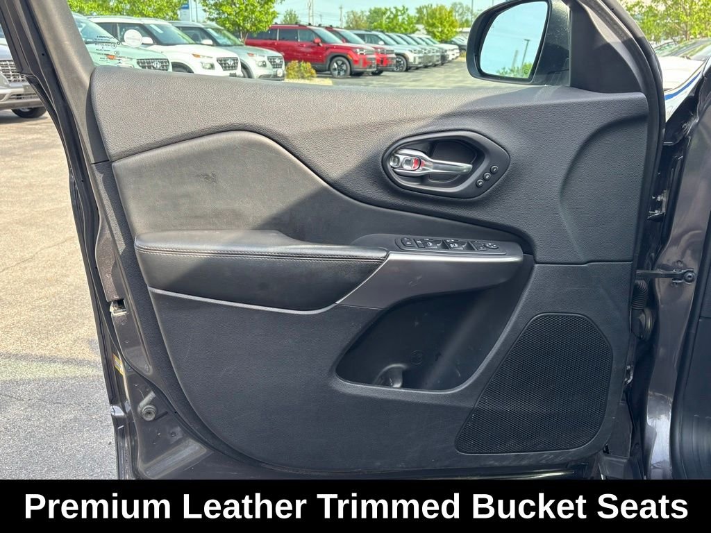 Used 2019 Gray Jeep Limited image 19