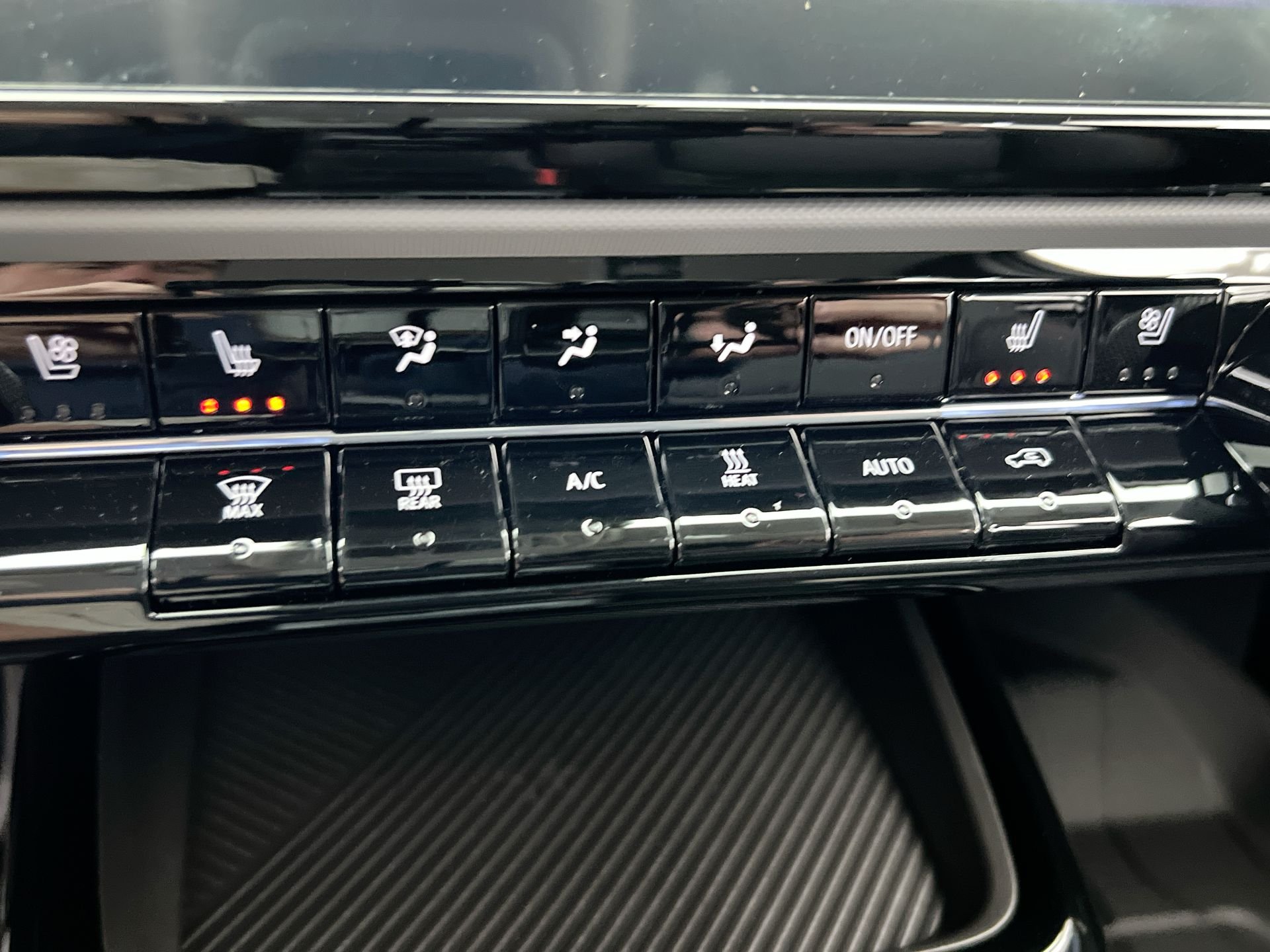 2027 Chevrolet Bolt RS - Photo 72