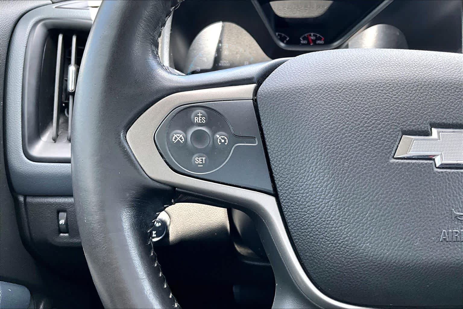 Used 2018 Centennial Blue Metallic Chevrolet 4WD Z71 image 22
