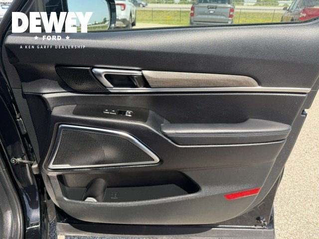 Used 2022 Ebony Black Kia SX image 40