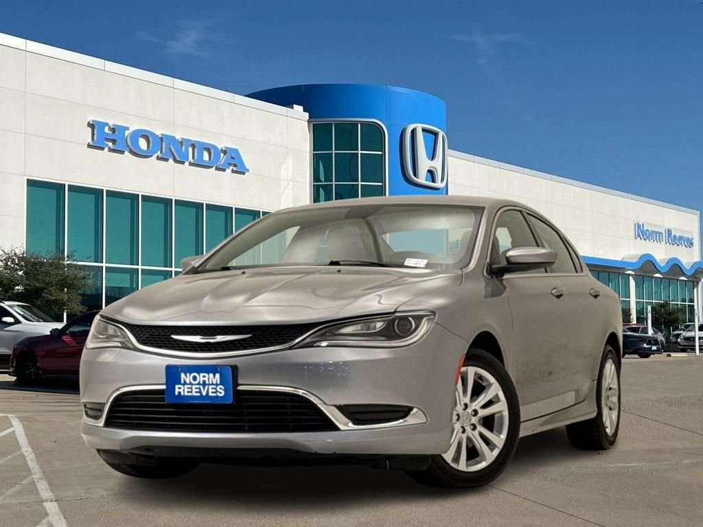 2015 Chrysler 200 Limited's photo