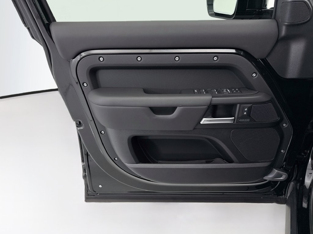 New 2026 Santorini Black Land Rover X-Dynamic SE image 22