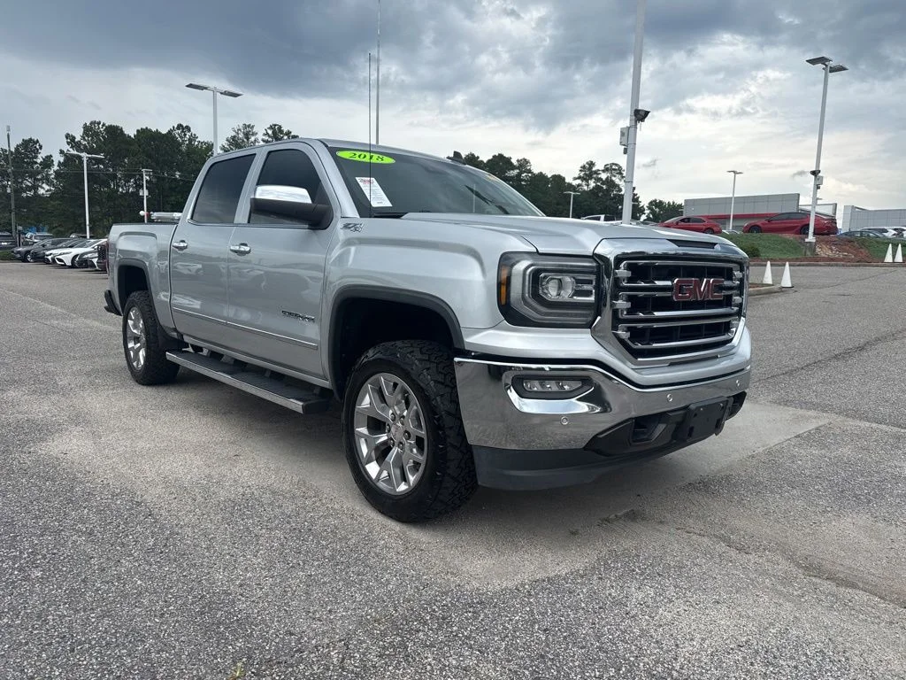2018 GMC Sierra 4WD Crew Cab Short Box SLT's photo