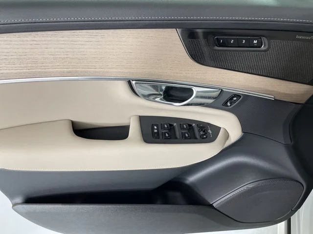 2026 Volvo XC90 Plus - Photo 15