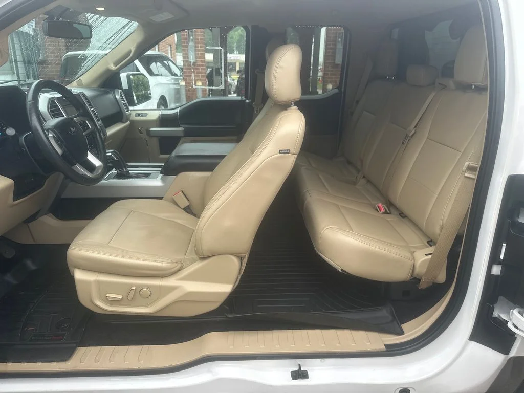 Used 2015  Ford Lariat image 15