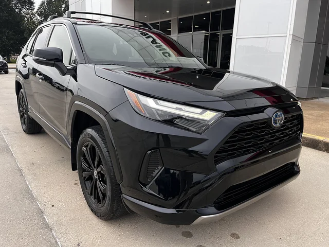 2024 Toyota RAV4 SE