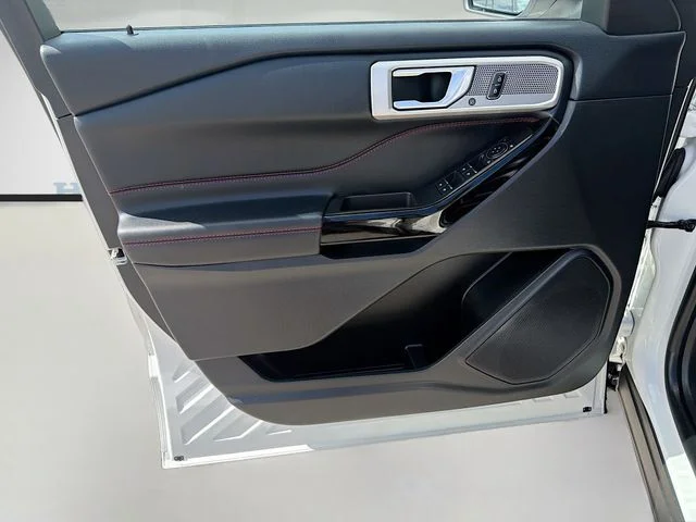Used 2023 White Metallic Ford ST-Line image 20