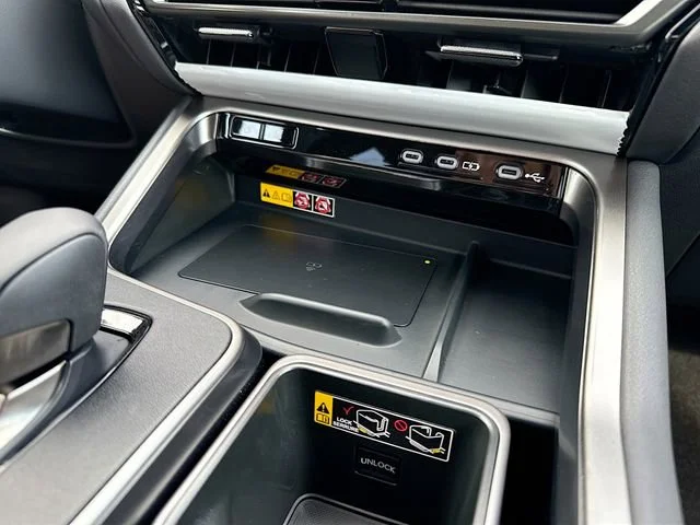 New 2026 Caviar Lexus PREMIUM AWD image 33