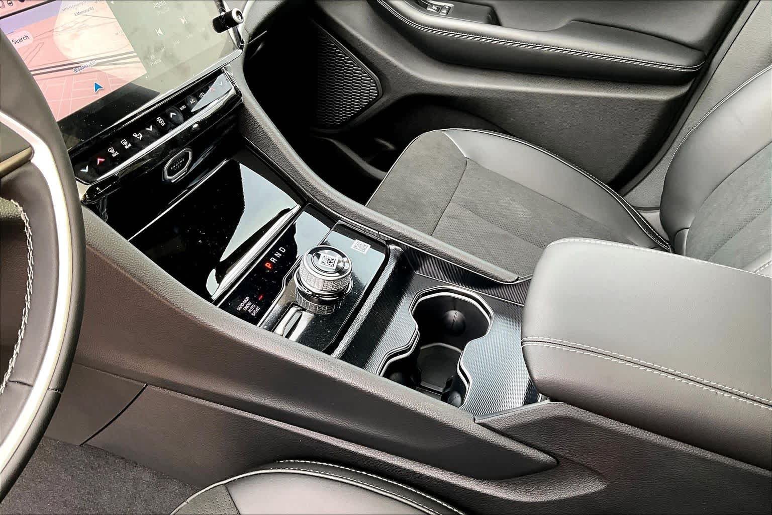 New 2026 Baltic Gray Metallic Clear-Coat Exterior Paint Jeep Laredo Altitude image 8