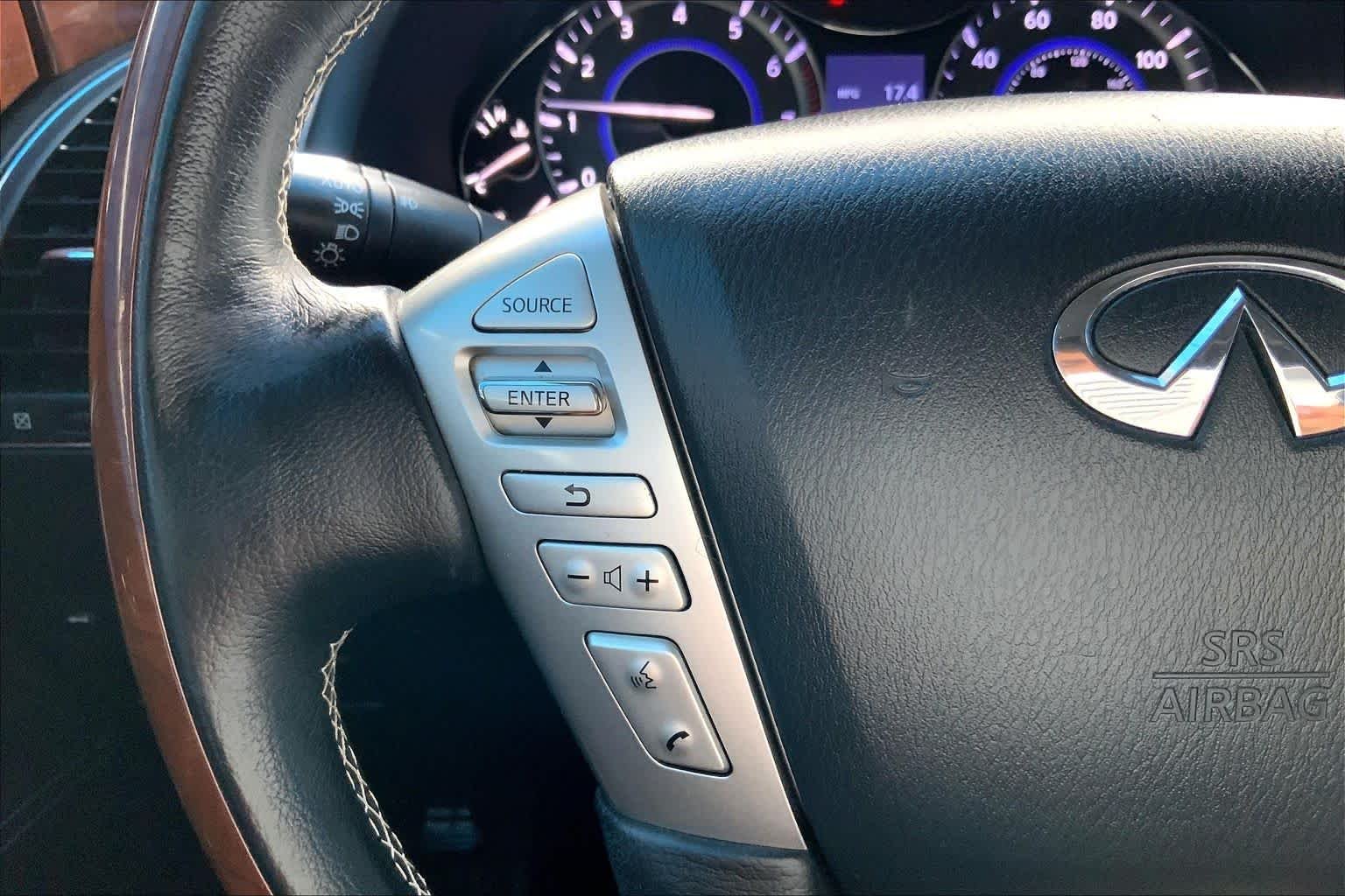 Used 2019 Moonstone White INFINITI LUXE image 24