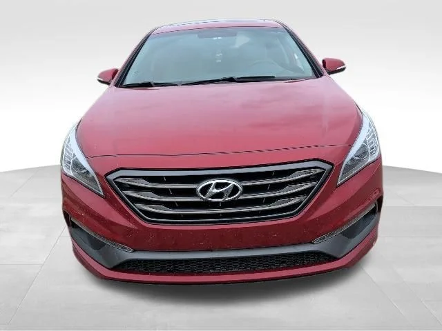 Used 2017 Red Hyundai Sport image 9