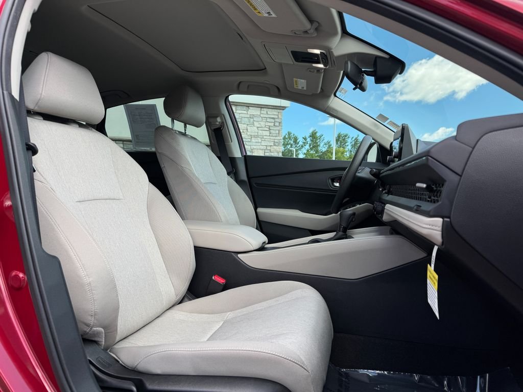 2025 Honda Accord SE - Photo 9