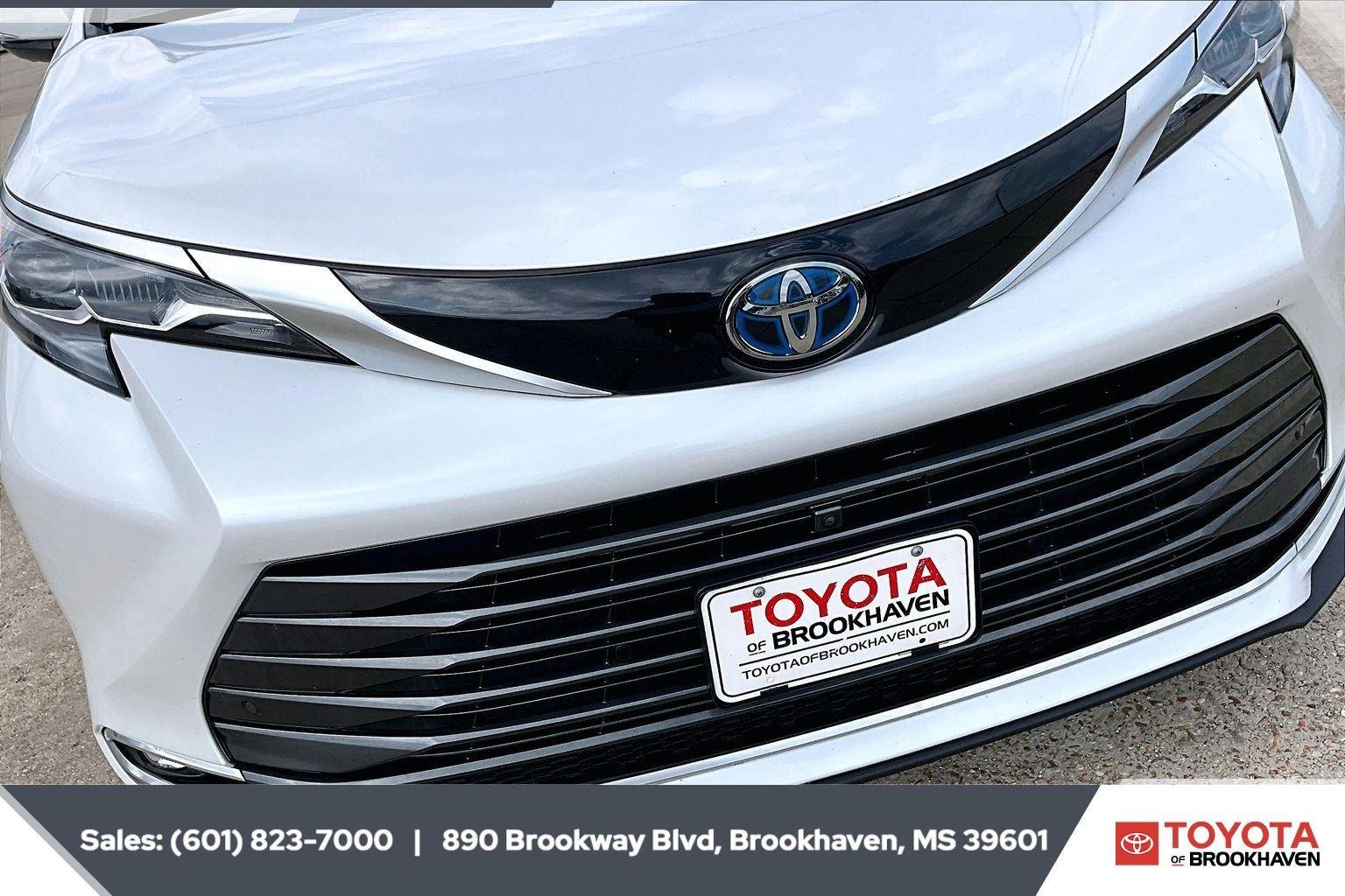 Used 2024 Windchill Pearl Toyota Platinum AWD image 24