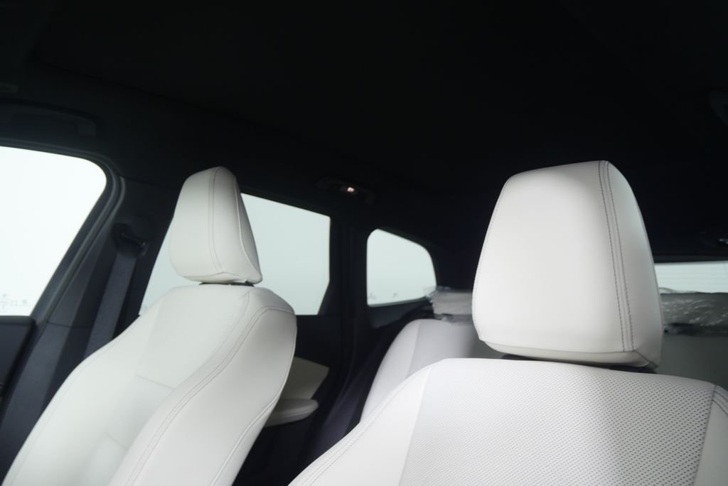 New 2026 Alpine White BMW xDrive28i image 11