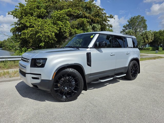 2024 Land Rover Defender SE