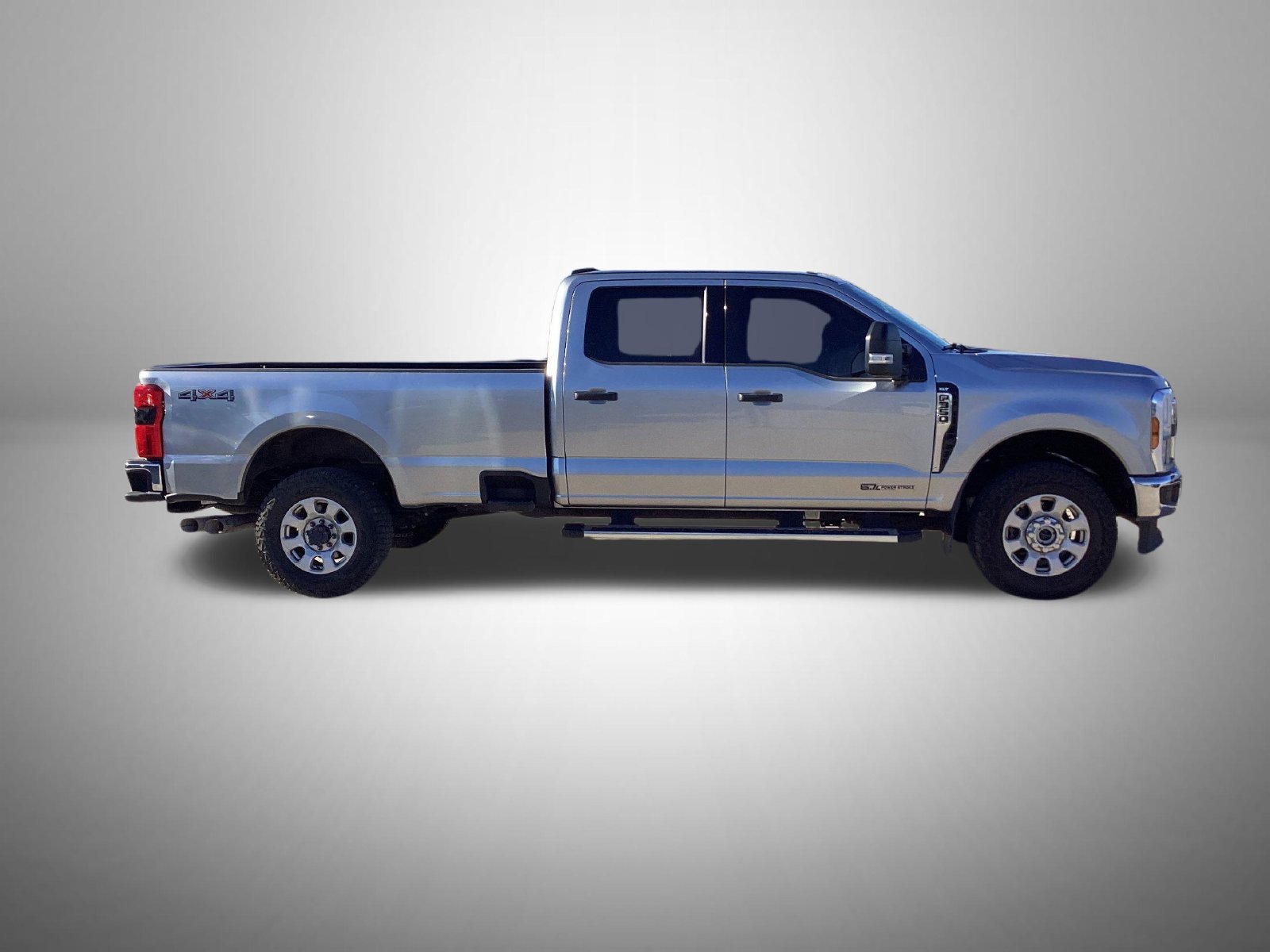 Used 2024 Silver Ford XLT image 4