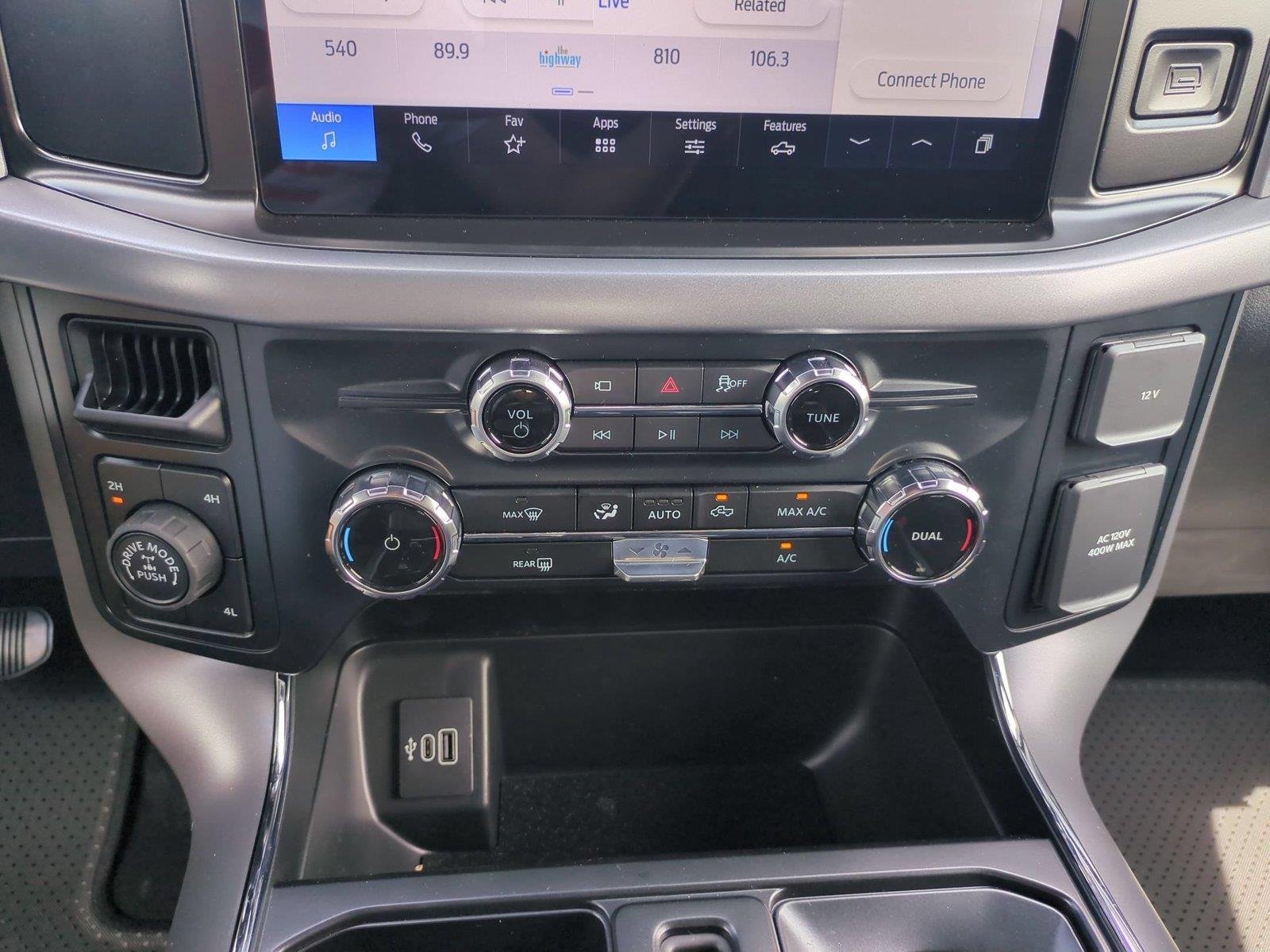 New 2026 Oxford White Ford XLT image 27
