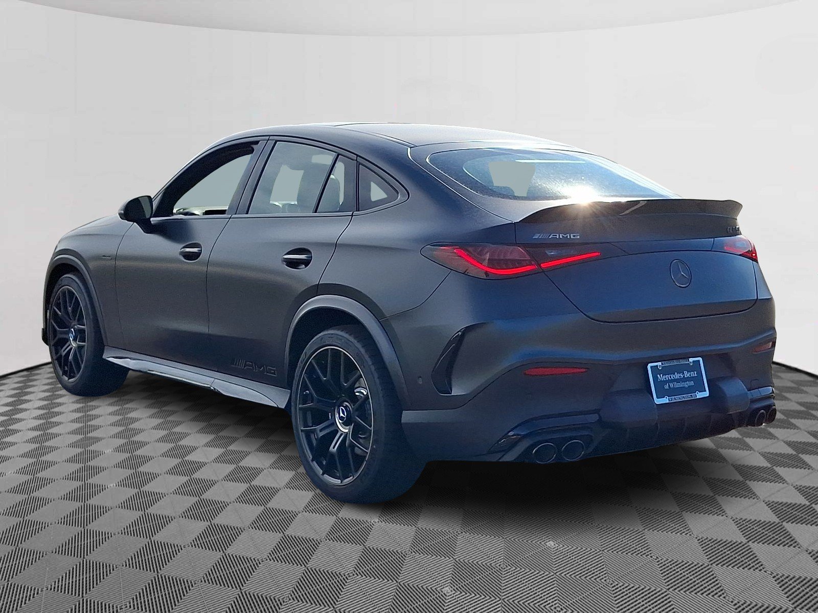 New 2027 MANUFAKTUR exclusive graphite grey magno Mercedes-Benz AMG® GLC 53 4MATIC+ Coupe image 4