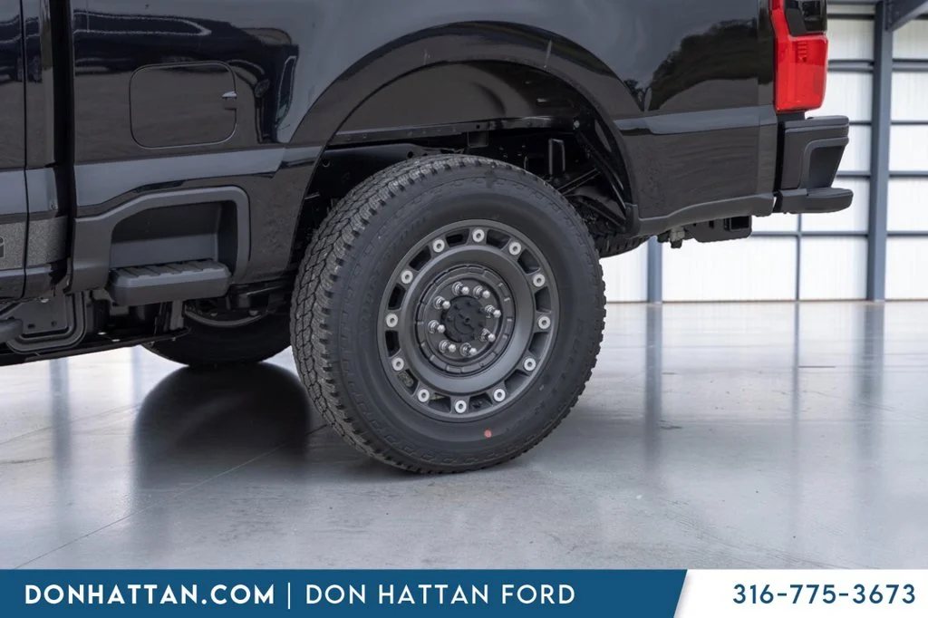 New 2027 Agate Black Metallic Ford F-250® XLT image 30