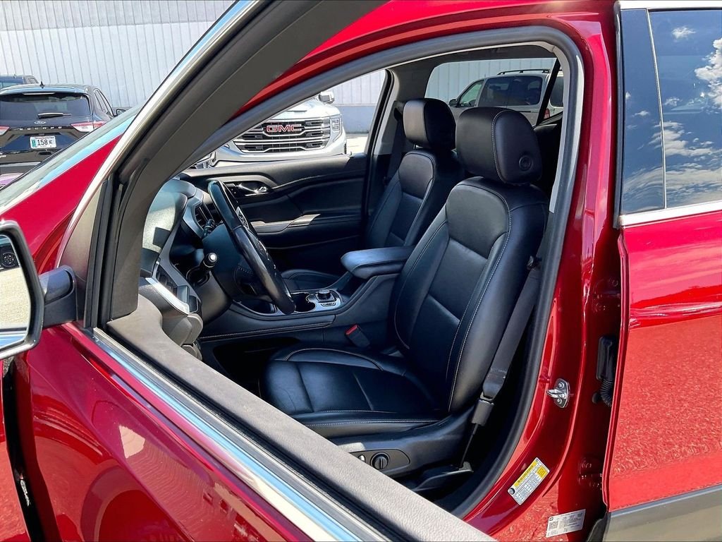 Used 2022 Cayenne Red Tintcoat GMC SLT image 10