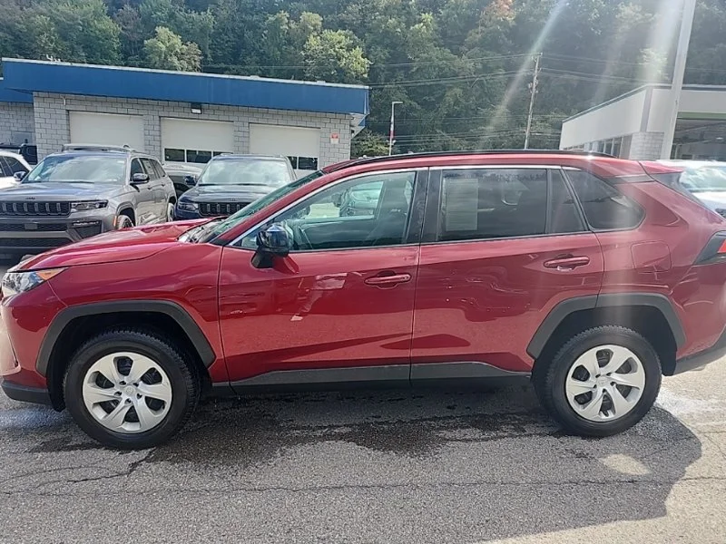 Used 2020 Red Toyota LE image 4