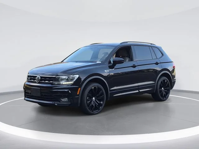 Used 2021 Black Volkswagen 2.0T SE R-Line Black image 1