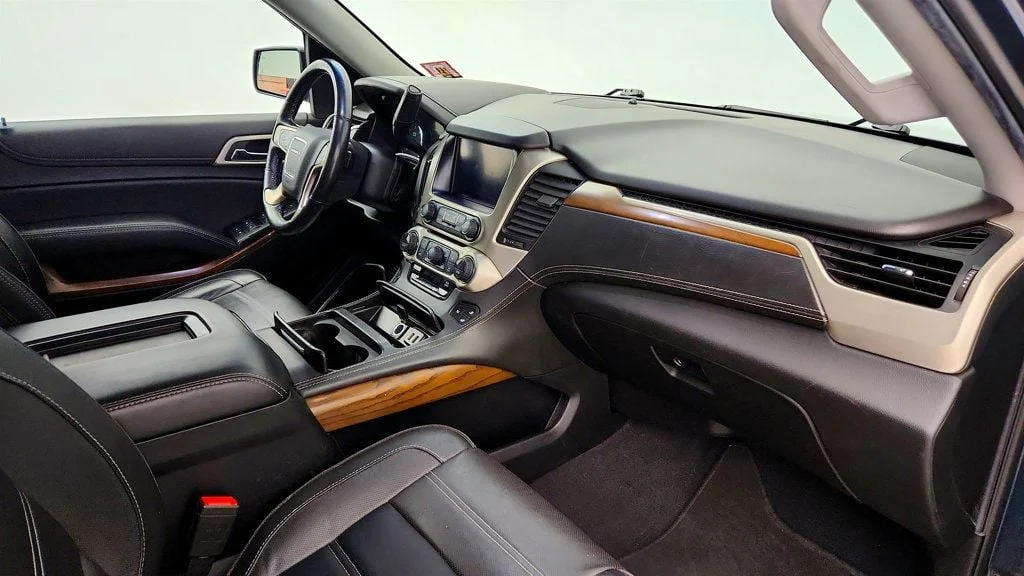 Used 2020 Dark Sky Metallic GMC 4WD 4dr Denali image 27