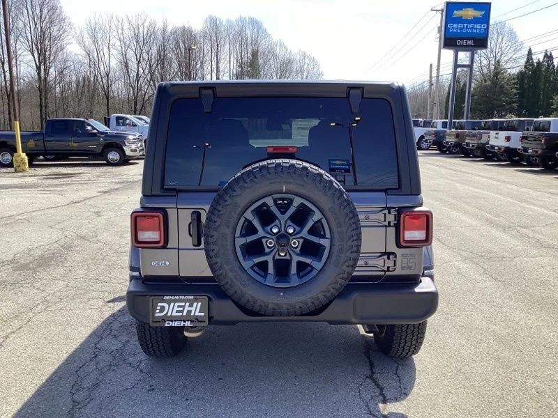 New 2026 Granite Crystal Metallic Clear-Coat Exterior Paint Jeep 85th Anniversary Edition image 6