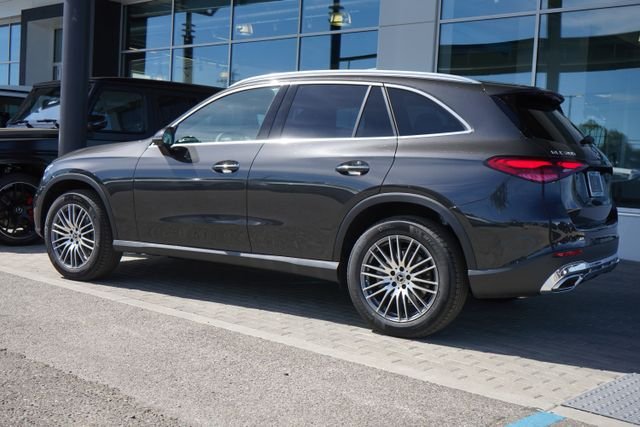 New 2026 Graphite Grey Metallic Mercedes-Benz GLC 300 image 5