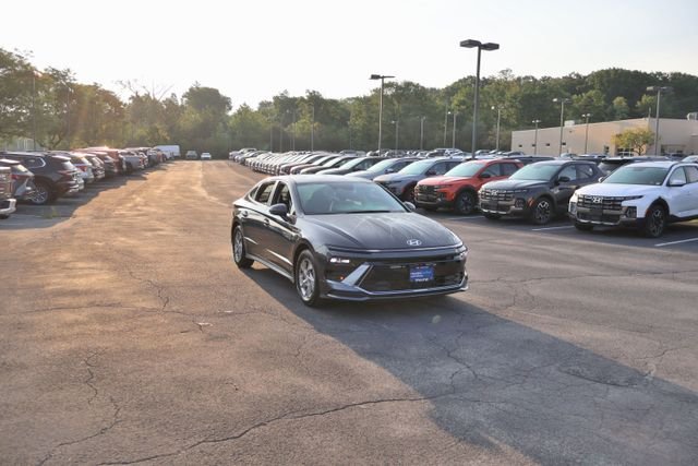 Used 2026 Gray Hyundai SE image 10
