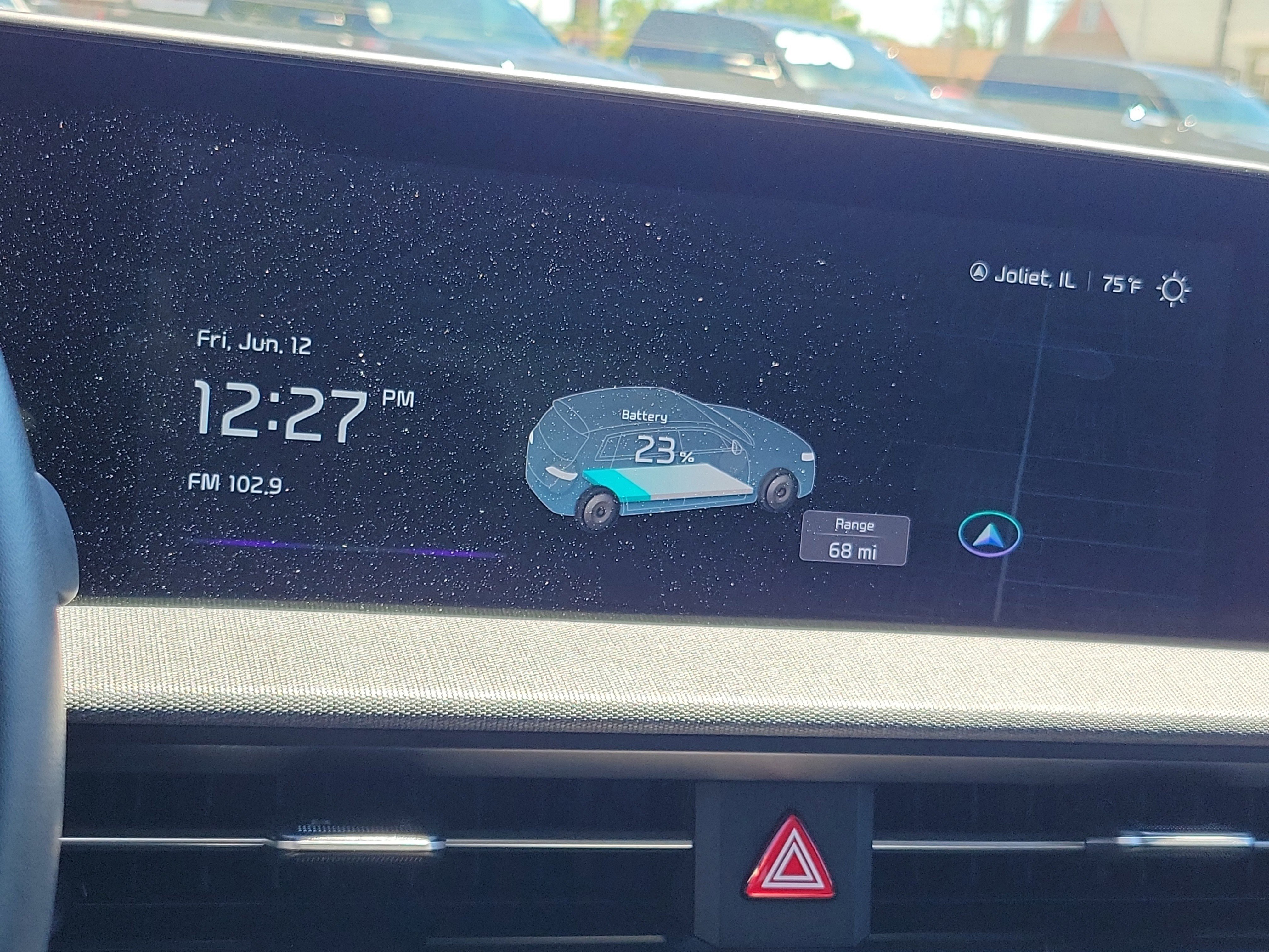 Used 2023 Steel Gray Kia Wind image 27