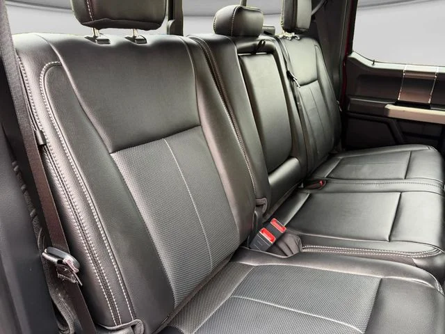 Used 2020  Ford Lariat image 17