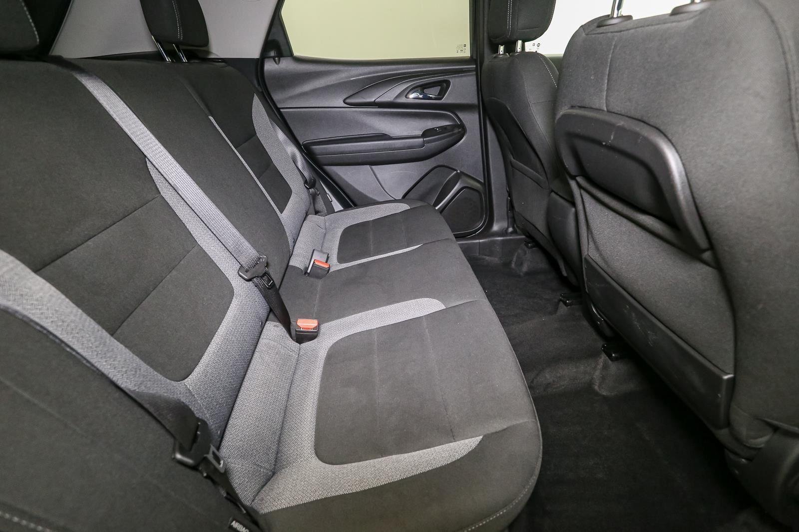 Used 2024 Summit White Chevrolet LT image 19