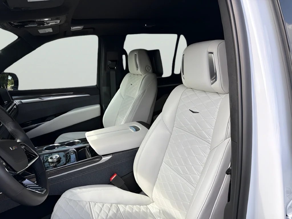 Used 2026 Vibrant White Tricoat Cadillac V-Series image 25