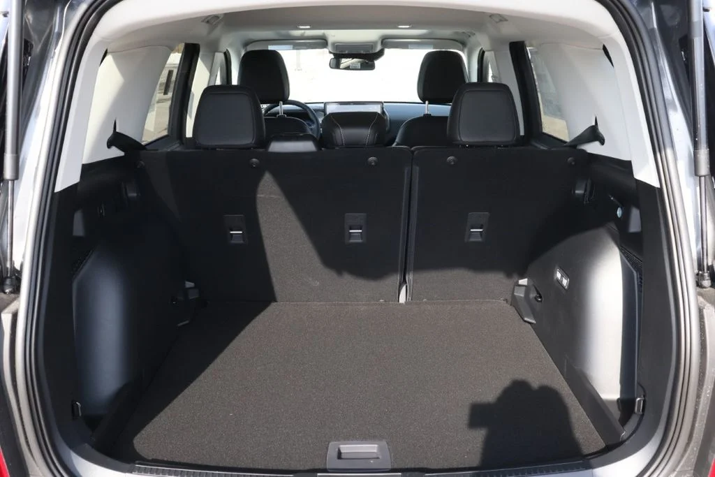New 2025 Carbonized Gray Metallic Ford Outer Banks® image 41