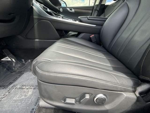 Used 2024 White Genesis 3.5T image 12