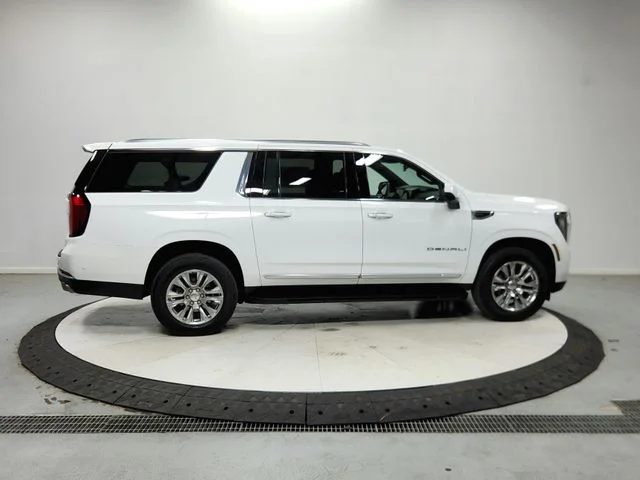 Used 2025 White GMC Denali image 9
