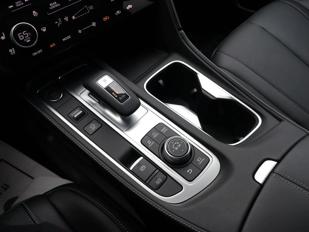 Used 2025 Gray INFINITI Sensory image 28