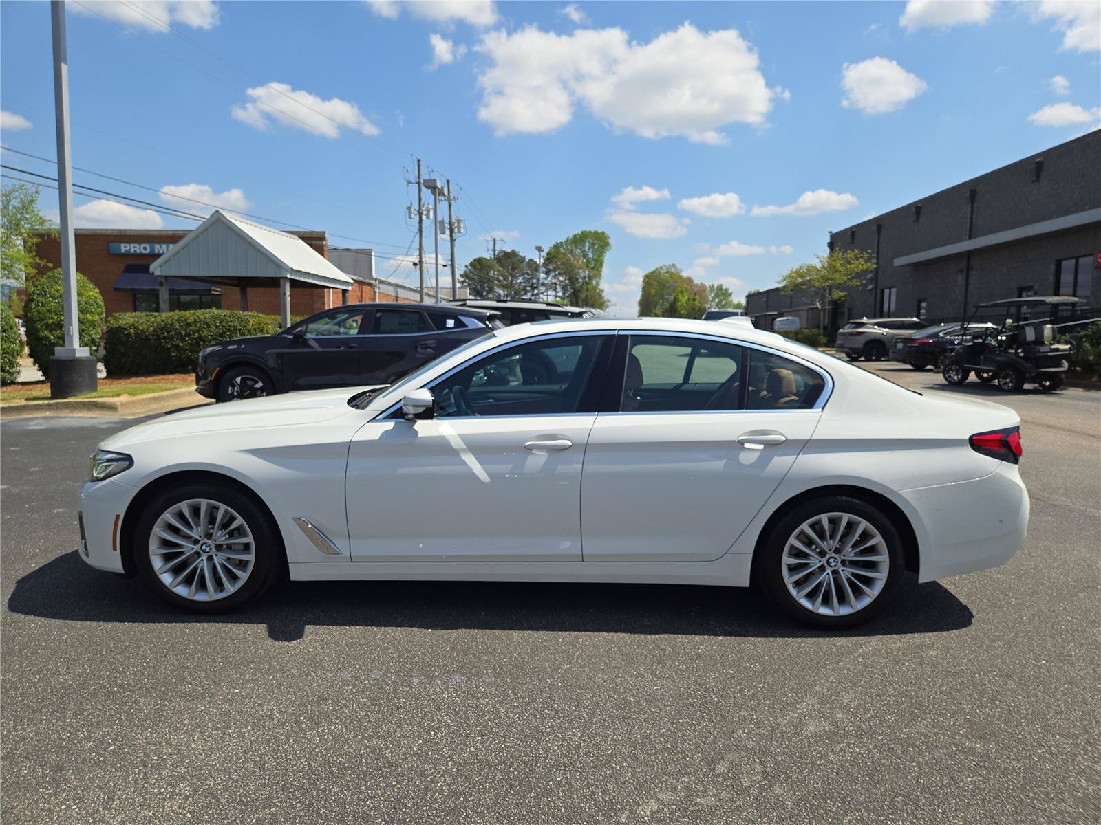 2023 BMW 5 Series 530i - Photo 11