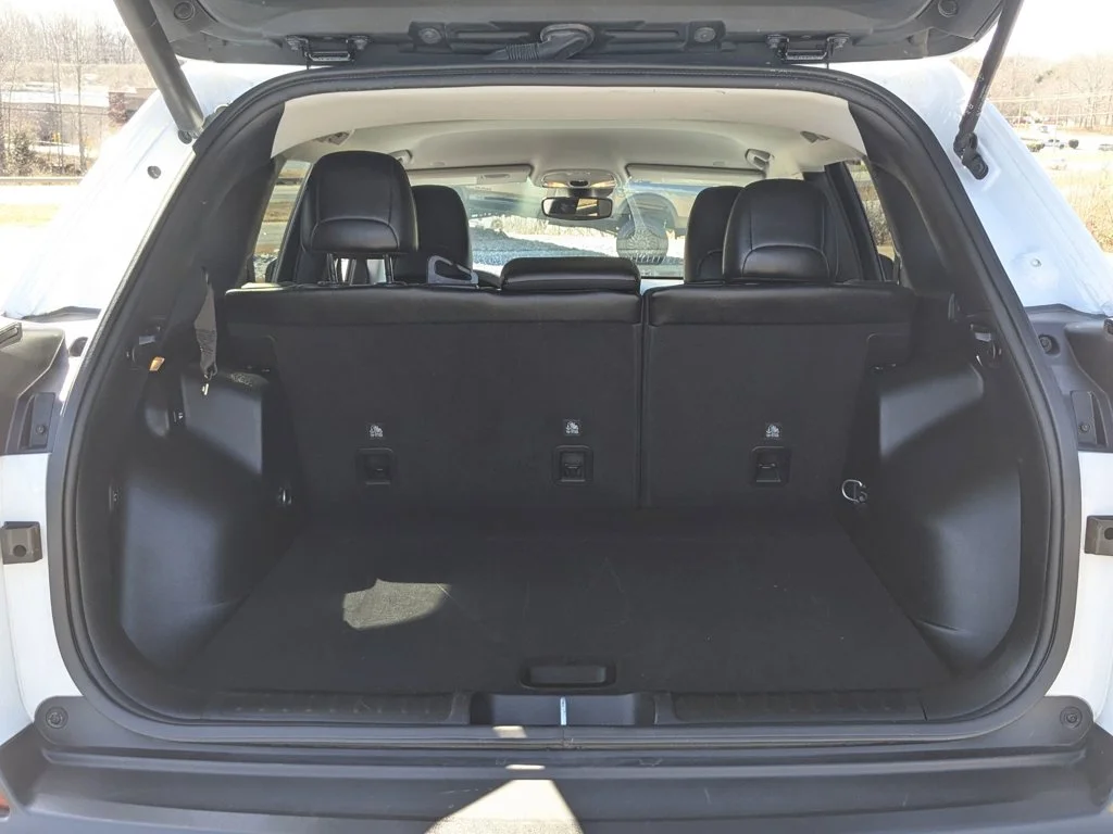 Used 2022 Bright White Clearcoat Jeep Trailhawk image 27