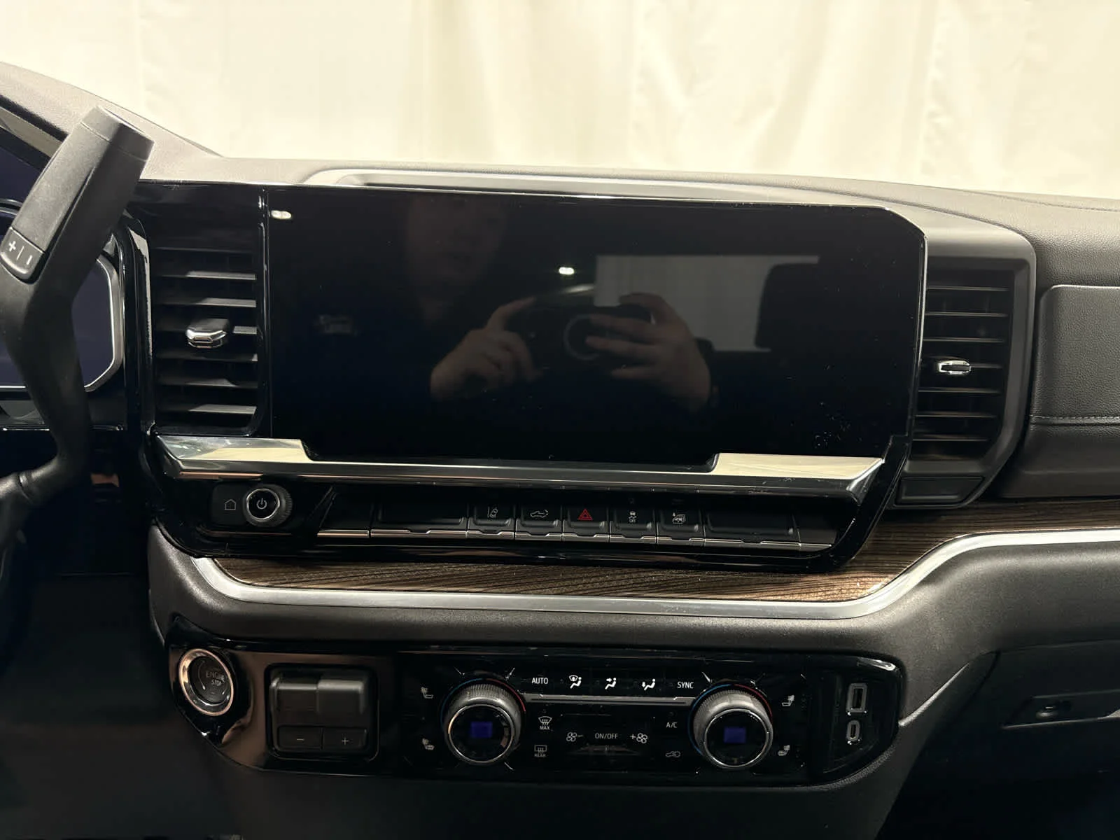 Used 2026 Summit White Chevrolet LT image 19