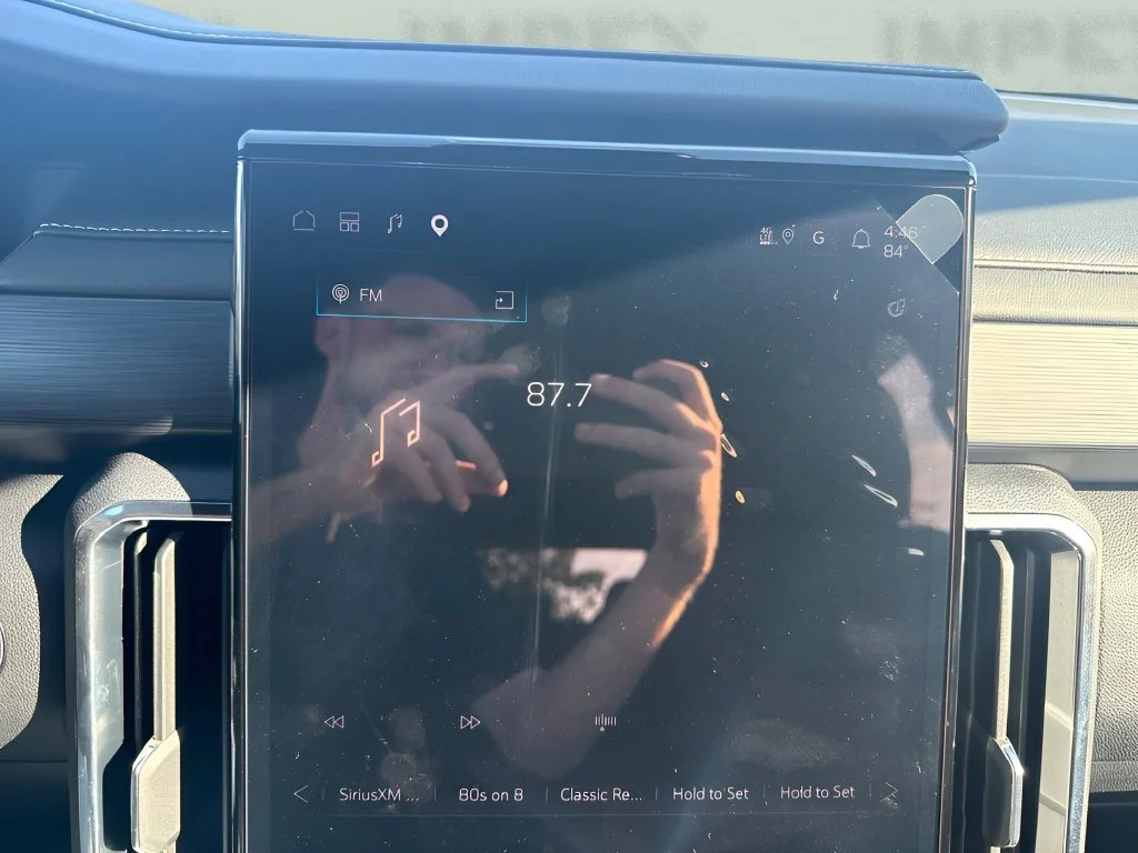 New 2027 Summit White GMC Elevation image 21